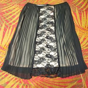 Lulu's skirt L